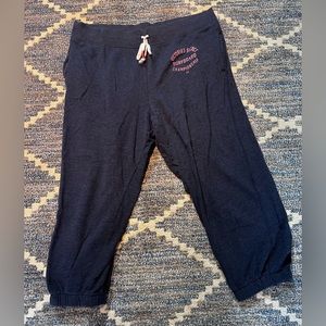 Victoria’s Secret Size M Cropped Sweatpants